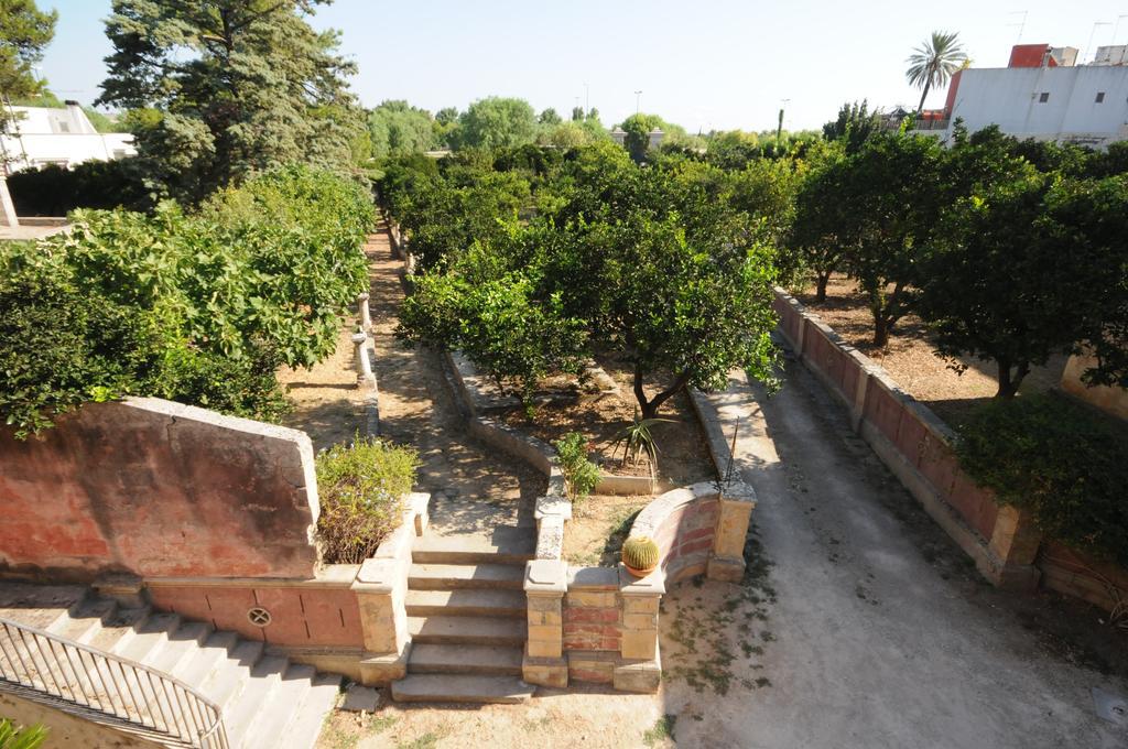 Palazzo Leuzzi B&B Galatone Dış mekan fotoğraf