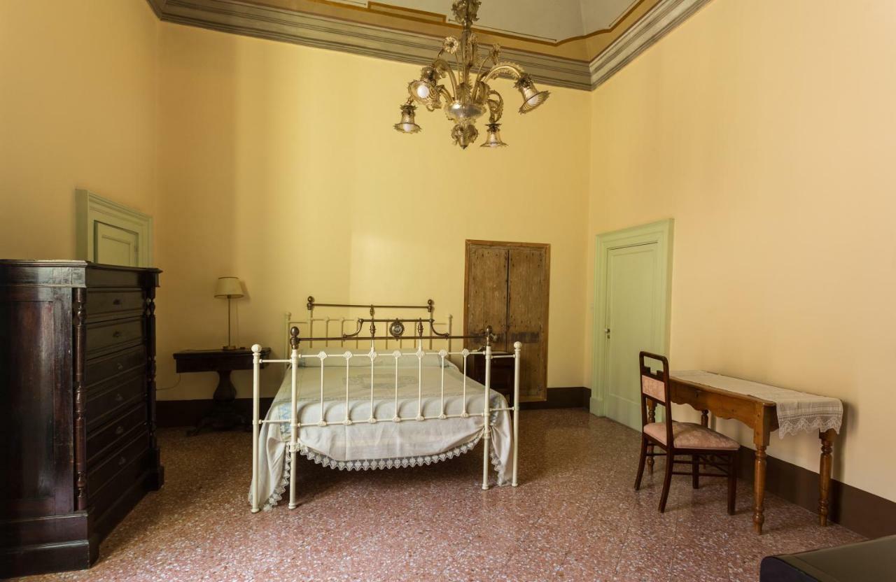 Palazzo Leuzzi B&B Galatone Dış mekan fotoğraf