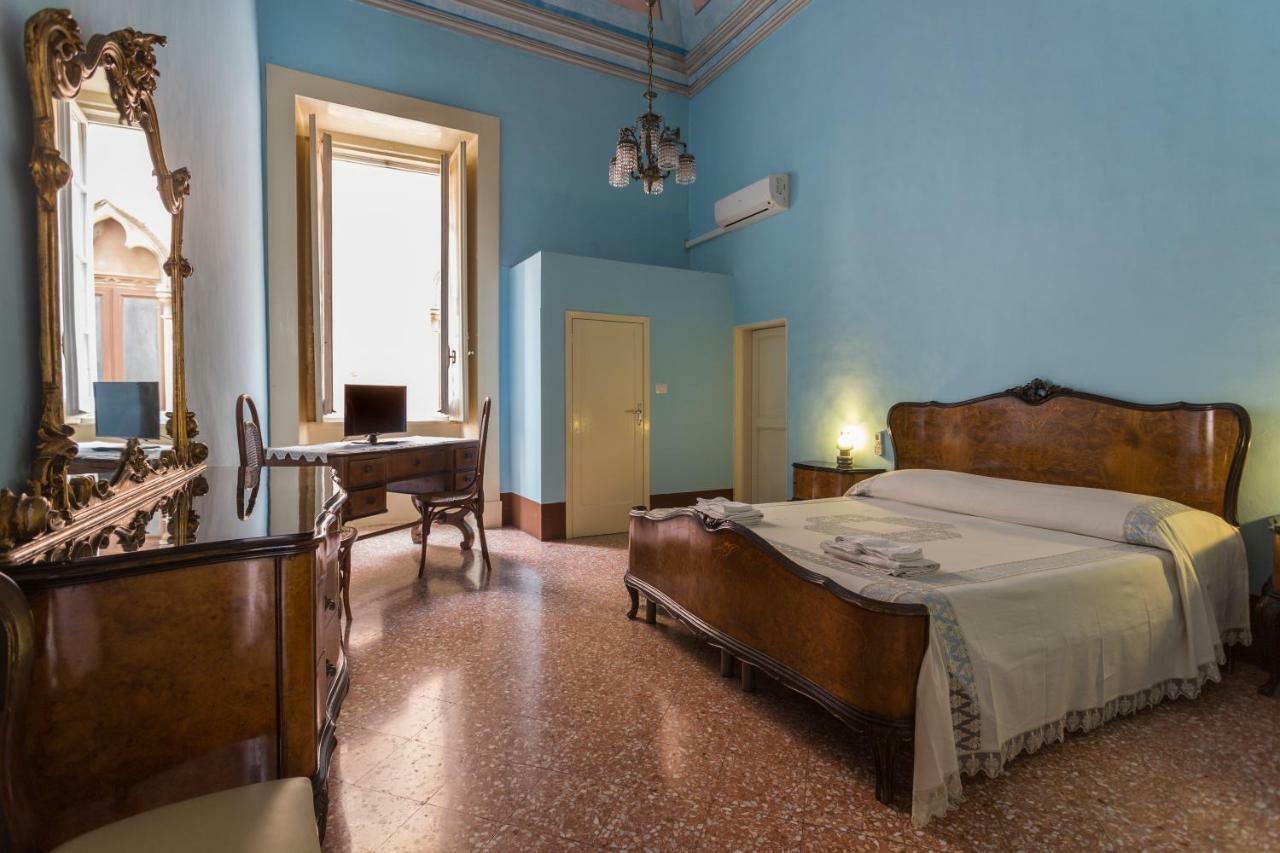Palazzo Leuzzi B&B Galatone Dış mekan fotoğraf