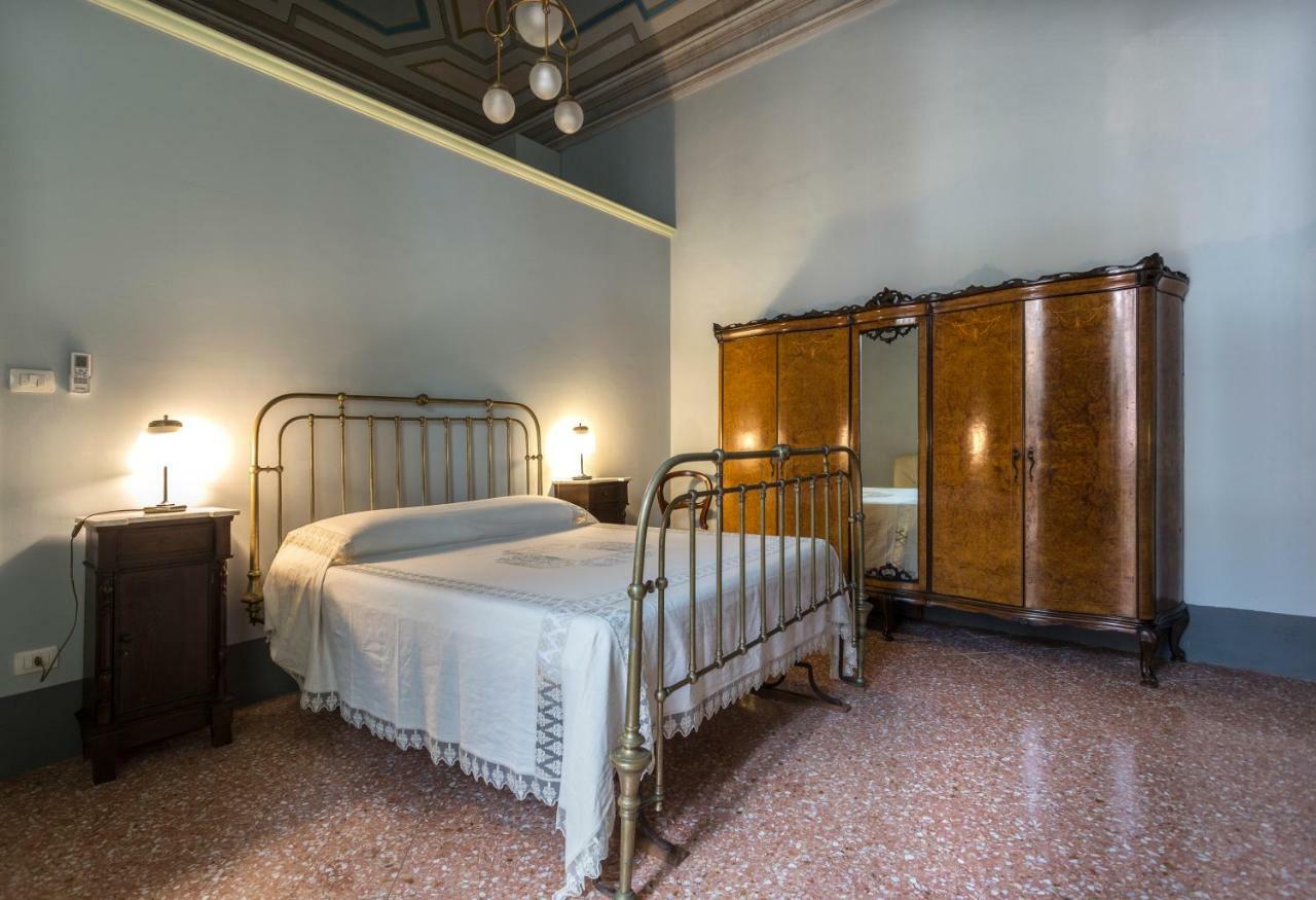 Palazzo Leuzzi B&B Galatone Dış mekan fotoğraf